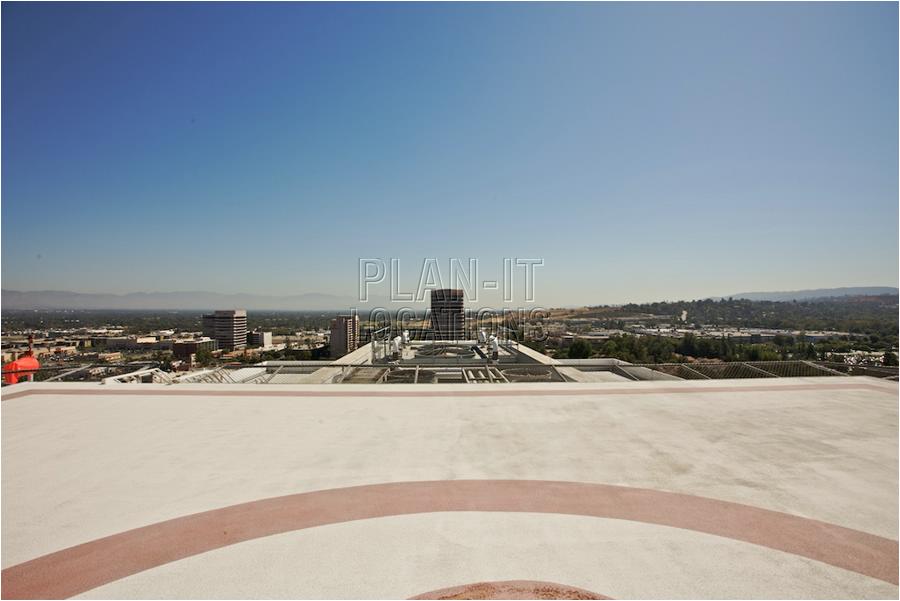 5c177office_70.jpg