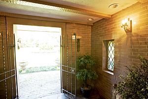 3a29tudor_80.jpg